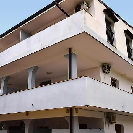 1 Bedroom Amazing In Апартаменты